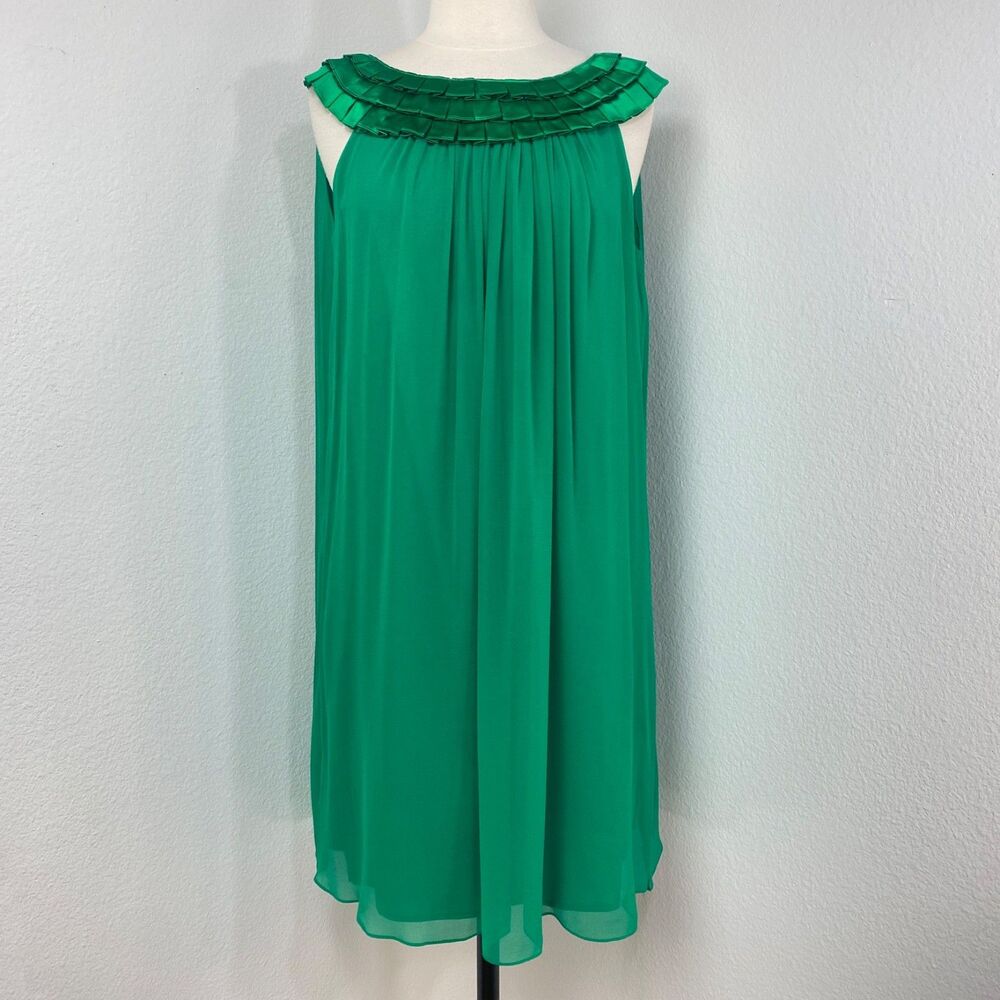 Maggy London Green Silk Chiffon Shift Dress 8 Sleeveless Ruffle Neckline Party